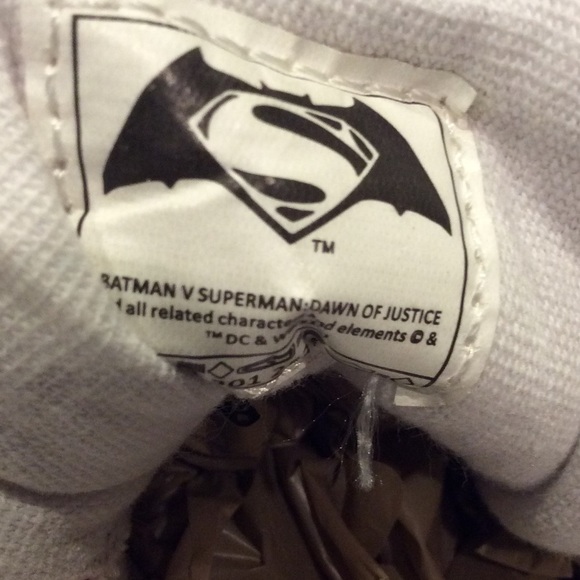 DC BATMAN VS SUPERMAN DAWN OF JUSTICE HI TOPS - Picture 8 of 8